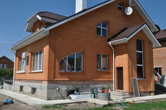 Кирпич облицовочный персиковый БЕЛАЯ ЦЕРКОВЬ